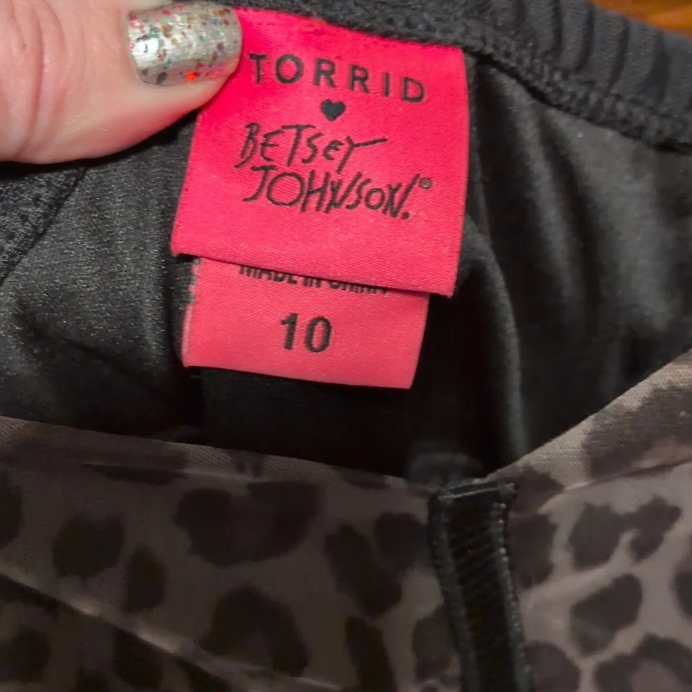 Betsey Johnson X Torrid Black Leopard Embroidered Midi Dress - Picture 2 of 5